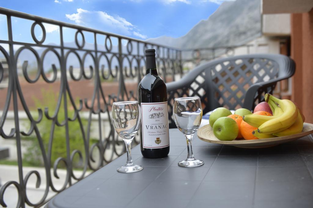 Apartment Damjan Kotor Eksteriør billede